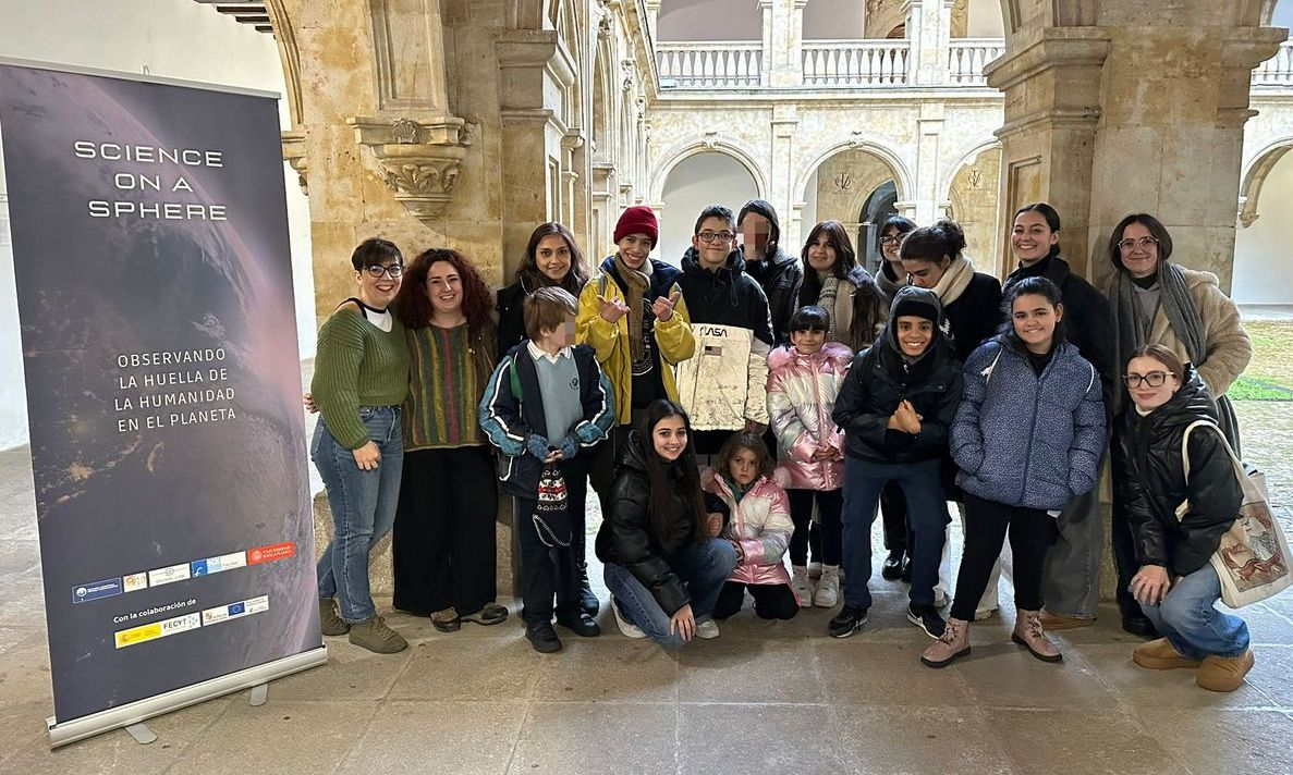 Los chicos y chicas de la Fundación FUNDANEED descubren el Proyecto Sciencie on a Sphere
