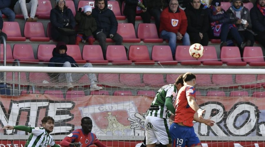 Al CD Guijuelo se le escapa la victoria contra el Numancia en el minuto 94 (2-2)