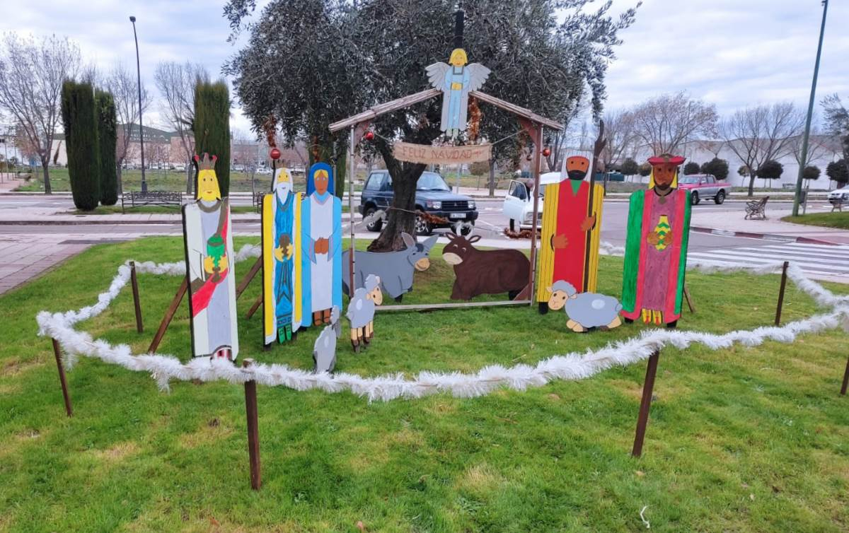 Roban el Niño Jesús, con pesebre incluido, del belén creado junto a las Tres Columnas