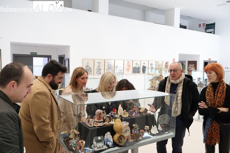 José Luis Mateos expone más de 300 belenes de todo el mundo