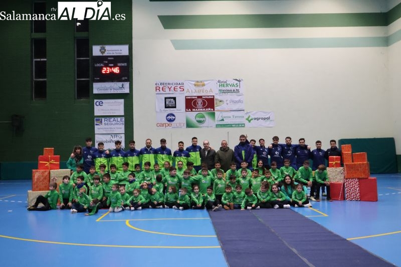 Las Escuelas Piensos Durán Albense celebran su tradicional presentación navideña