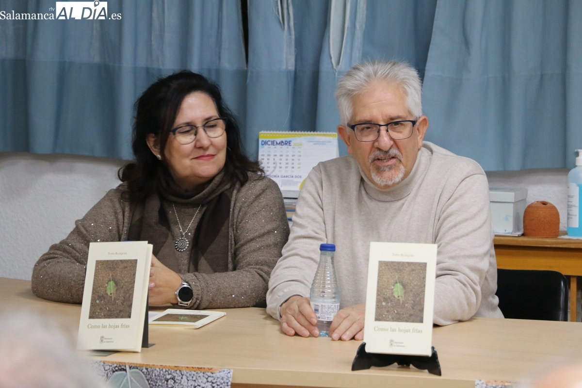 Toño Blázquez presenta en Vitigudino ‘Como las hojas frías’