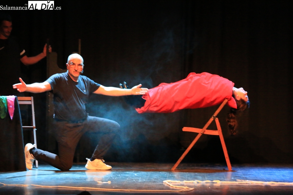 Luis Joyra llena de magia y buen humor Vitigudino