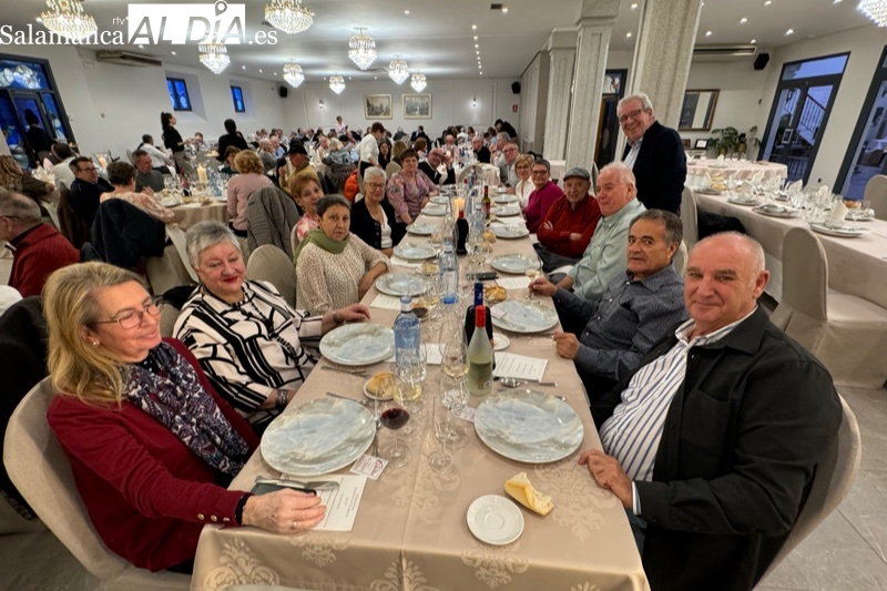 Abrazos y reencuentros, protagonistas de la 38º reunión anual de los peñarandinos ausentes