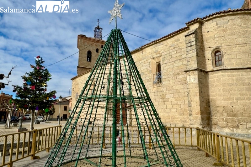 Macotera comienza a dar color a la Navidad con su II Concurso de Fachadas Navideñas