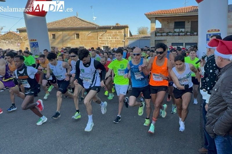Héctor Rodríguez y Sara Izquierdo coronan una divertida Carrera del Turrón de Babilafuente, con más de 1.300 corredores tomando la salida
