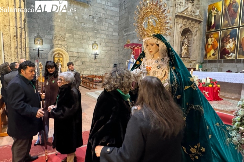 La Fiesta de la Expectación en honor a Nuestra Señora de la Esperanza llena la parroquia de fieles y cofrades