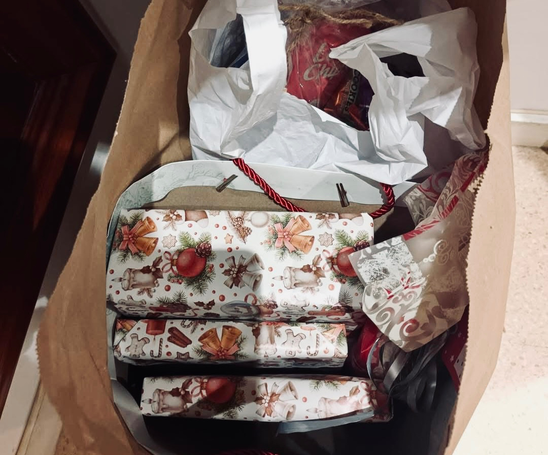 La Policía Local localiza y custodia una saca de regalos con nombre de Papa Noel