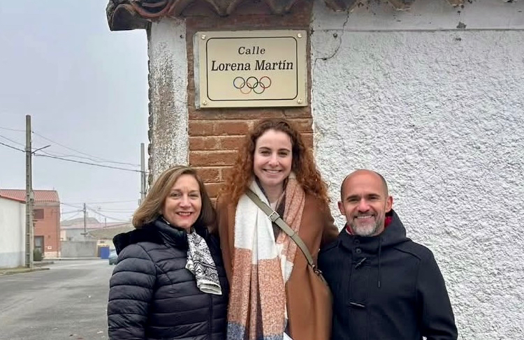 Tordillos dedica una calle especial a una emocionada Lorena Martín