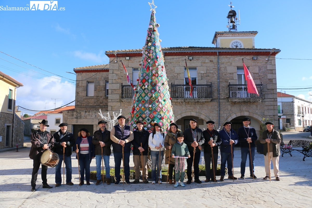 Barruecopardo celebra una matanza tradicional de lo más institucional
