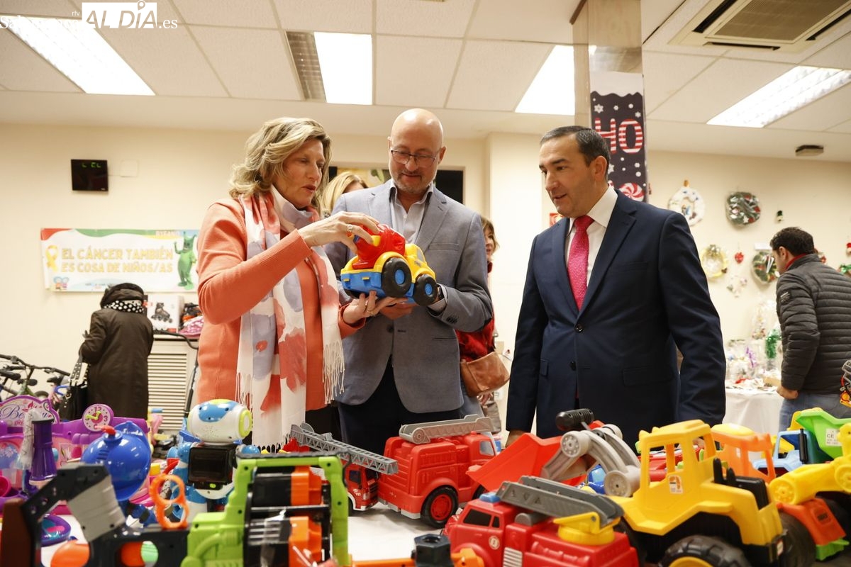 Abre sus puertas en XII Mercadillo Navideño Solidario de Pyfano (FOTOS) 