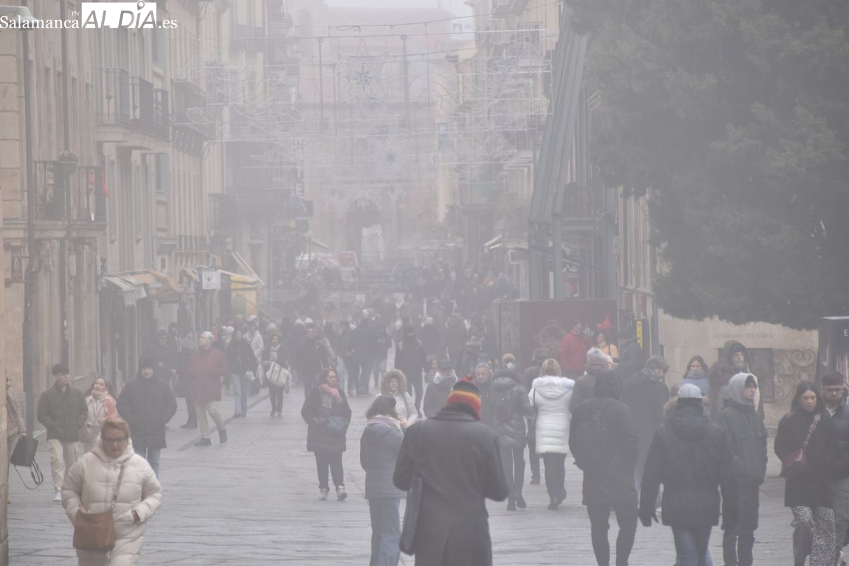 Salamanca bajo la niebla: así luce la ciudad en el último viernes del año (GALERÍA DE FOTOS) 