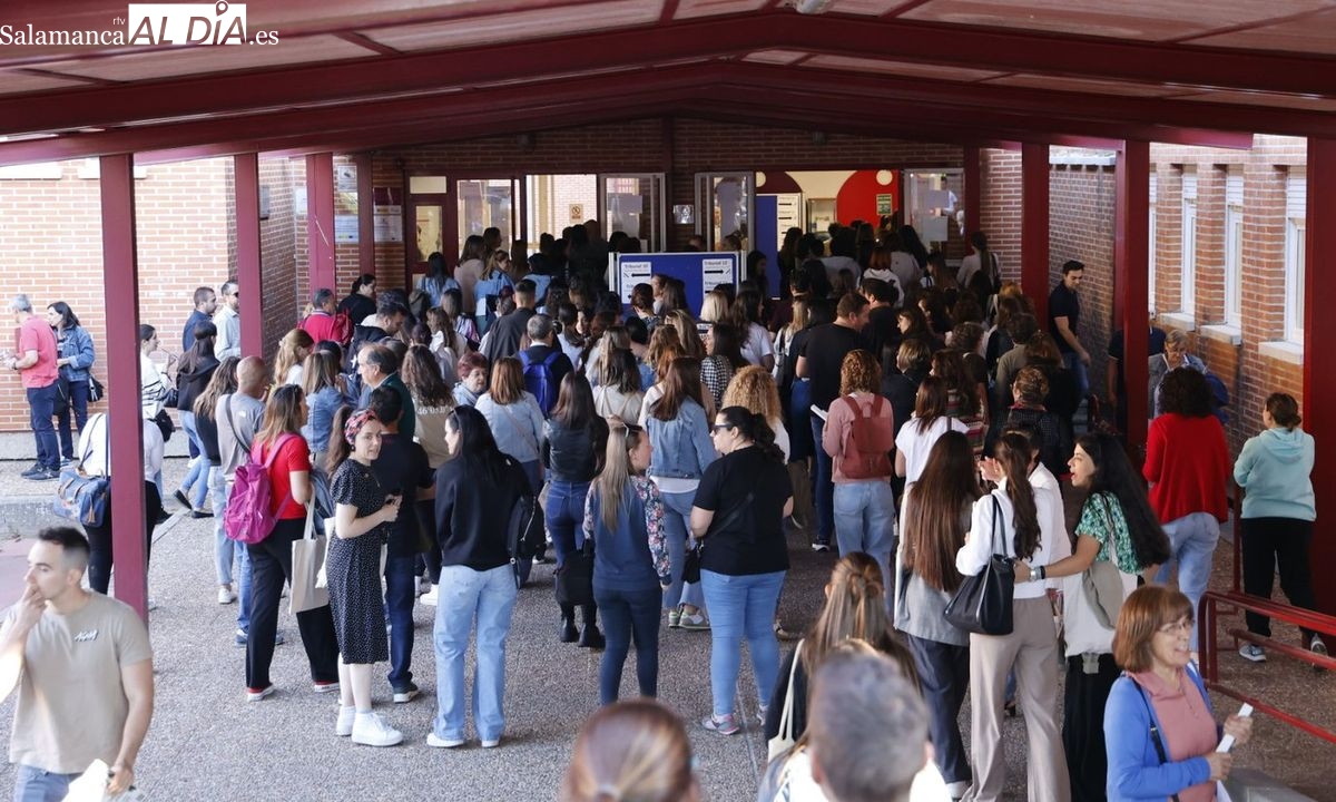 ¿Merece la pena ser funcionario? Ventajas, desventajas y cómo buscar oposiciones