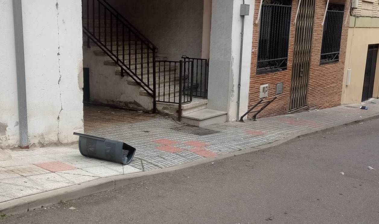 La Nochebuena deja una nueva papelera como víctima