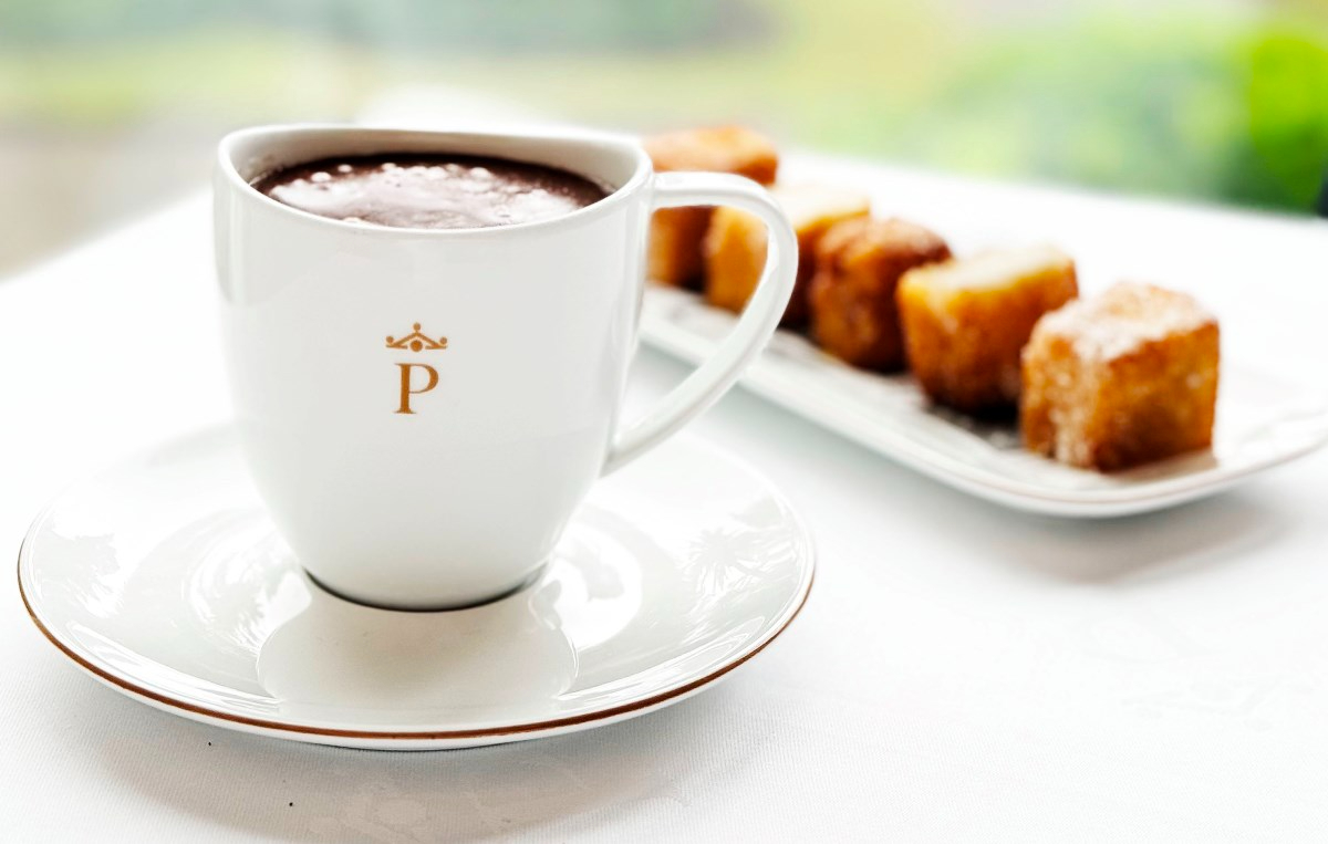 Paradores donará a los afectados por la DANA el 100% de las ventas de tazas de chocolate 