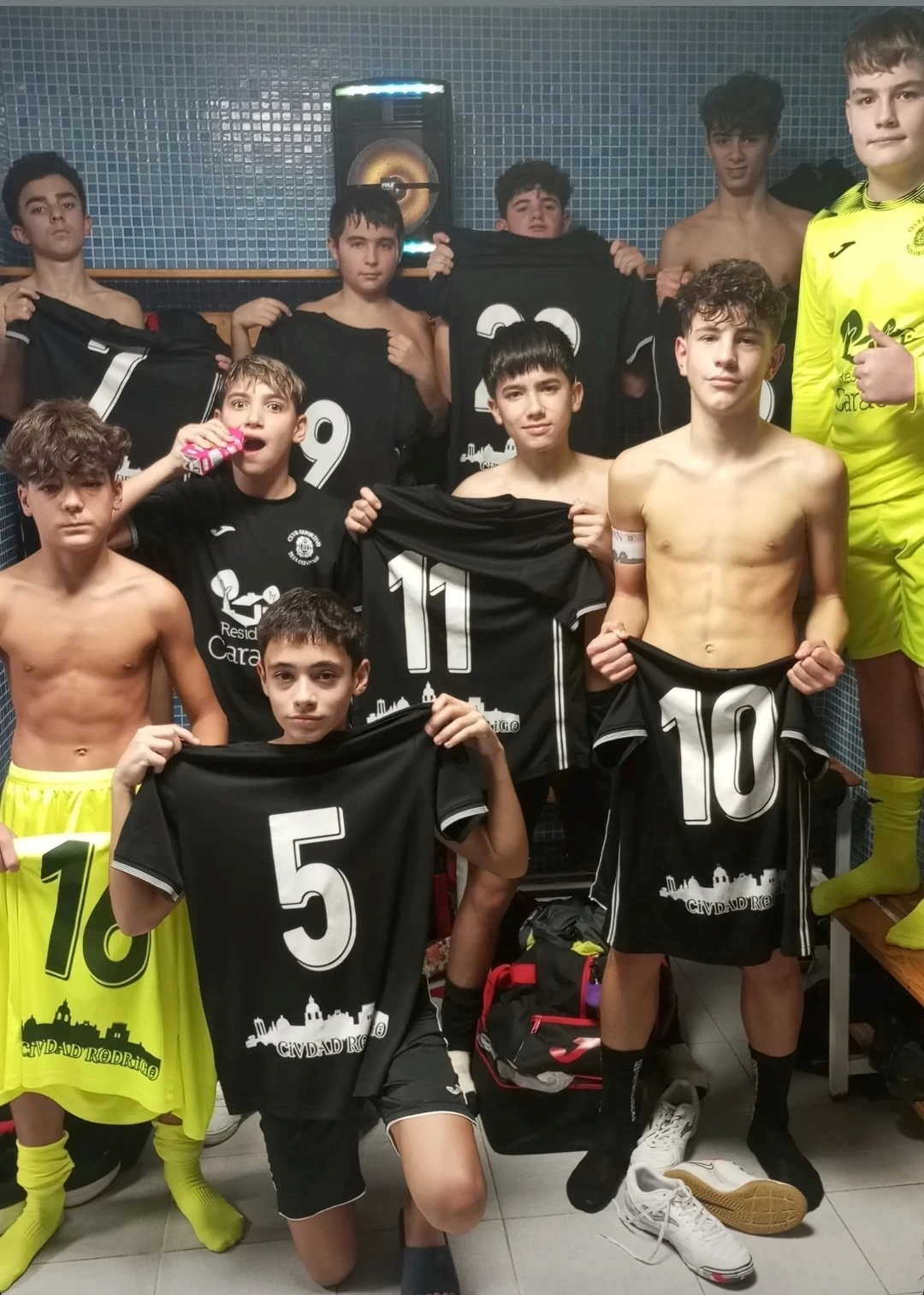 El III Infantil golea en su primer compromiso del Puente de la Constitución