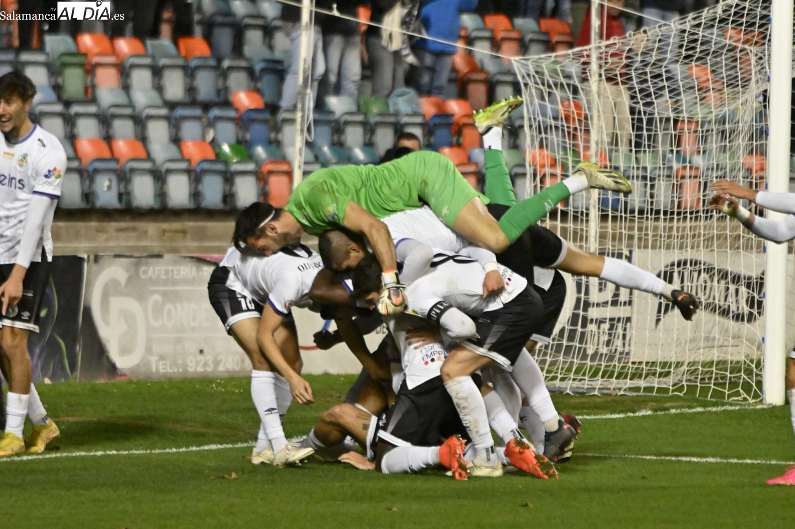 Loren le da la victoria al Salamanca UDS ante el Fabril en el minuto 97 (3-2)