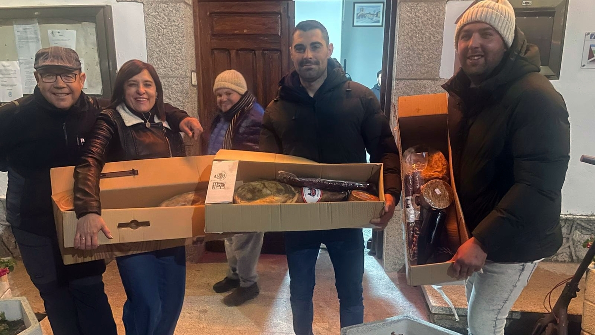 Los vecinos de Cipérez reciben a la Navidad con sus fachadas decoradas para la ocasión