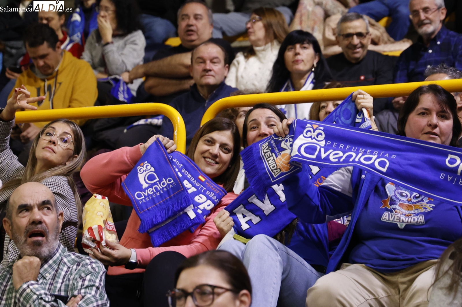 Lleno en Würzburg para despedir 2024 con victoria del Perfumerías Avenida (GALERÍA DE FOTOS)