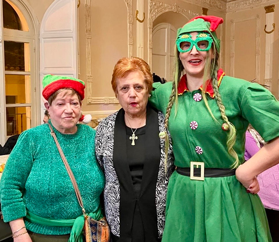 Más de 130 personas participan en la gran chocolatada solidaria con los afectados por la Dana organizada por la asociación San Miguel