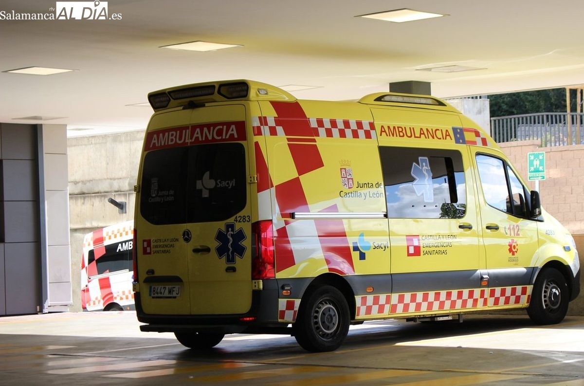 Herido el conductor de un camión tras salirse de la vía y volcar sobre la mediana en la A-66