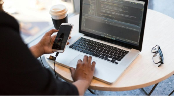 Grado superior de Desarrollo de Aplicaciones Multiplataforma a distancia: ¿vale la pena estudiarlo?