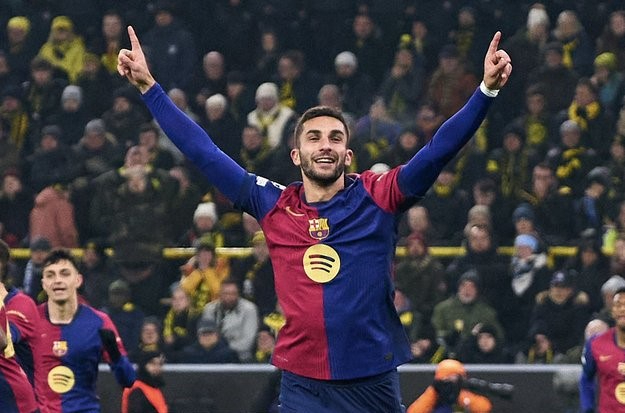 Ferrán Torres le da la victoria al Barça en la locura de la Champions y Dortmund (2-3)