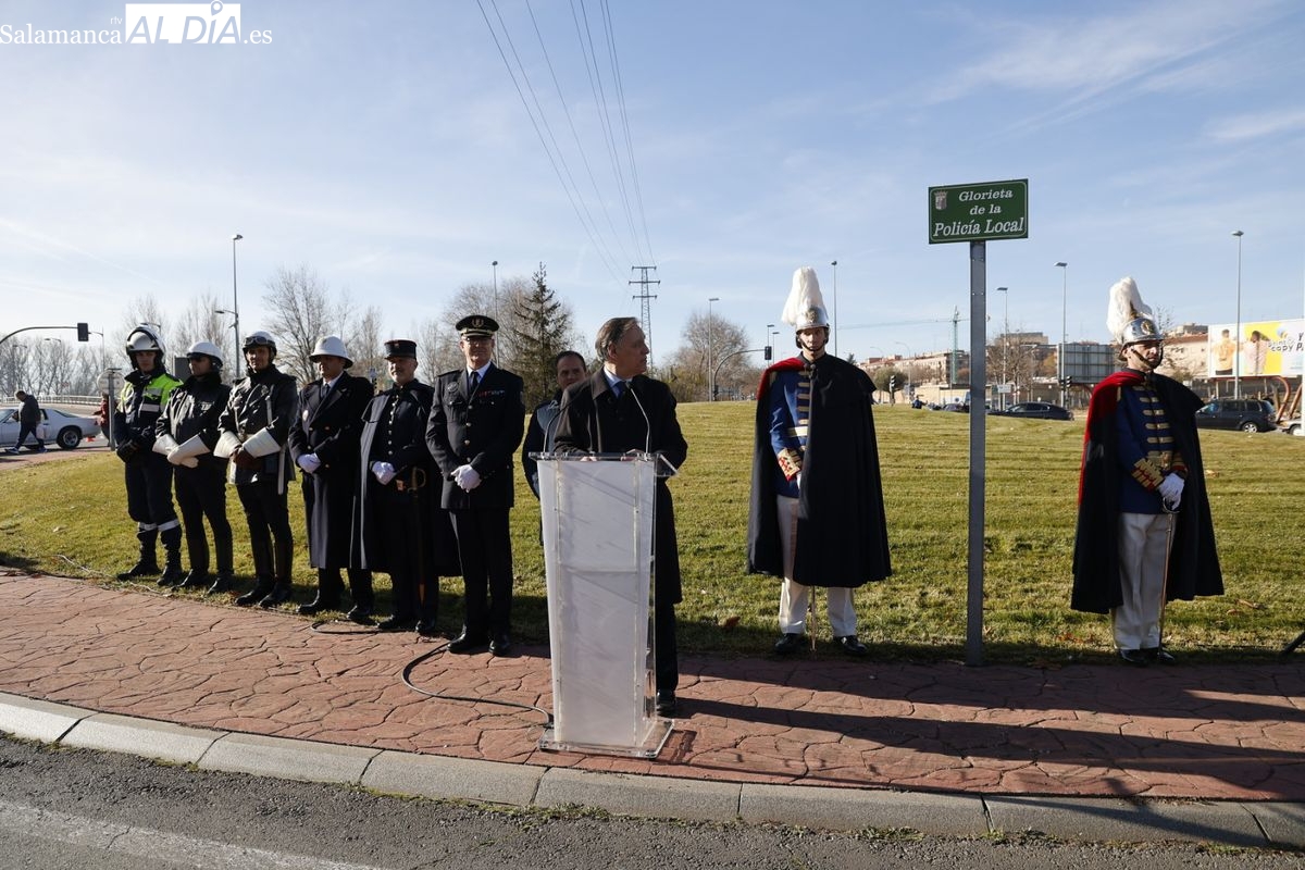 Salamanca estrena la glorieta dedicada a la Policía Local (FOTOS)