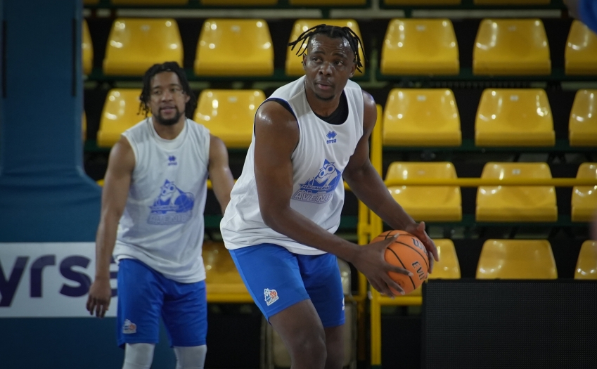 Gullit Mukendi, un puntal para el interior del Perfumerías Avenida Xoborg