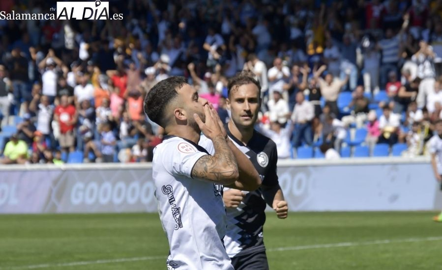 Jonny: Yo hago mi trabajo en Unionistas y tengo unos números muy buenos, claro que quiero jugar más. El fútbol pone a cada uno en su lugar