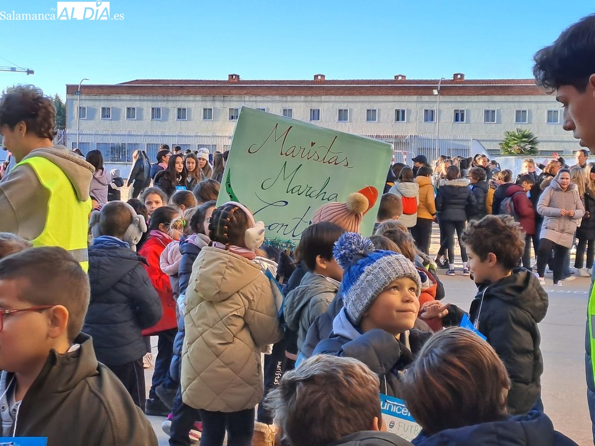Nuevo éxito de la Marcha Solidaria de Navidad que organiza el Colegio Maristas