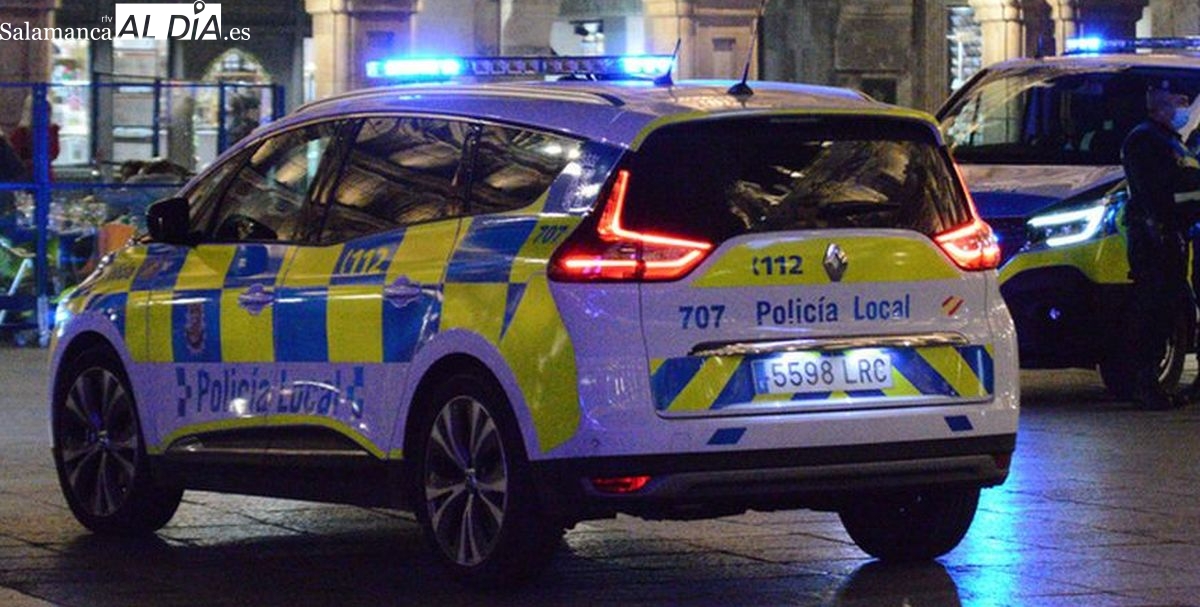 Un conductor ebrio y drogado se lleva por delante un semáforo y termina volcando en el paseo del Desengaño