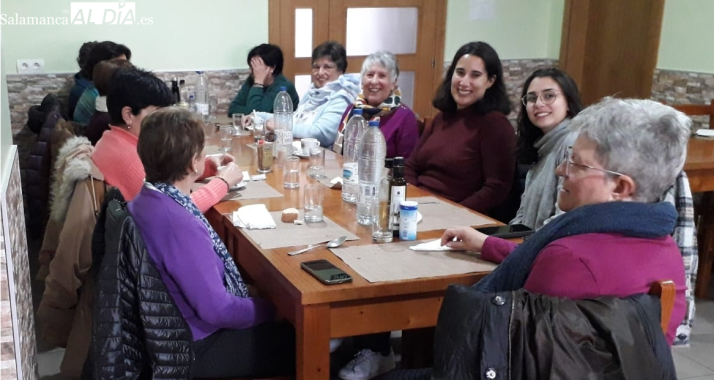 La Asociación de Mayores de Saldeana celebra el cierre del curso de gimnasia de mantenimiento