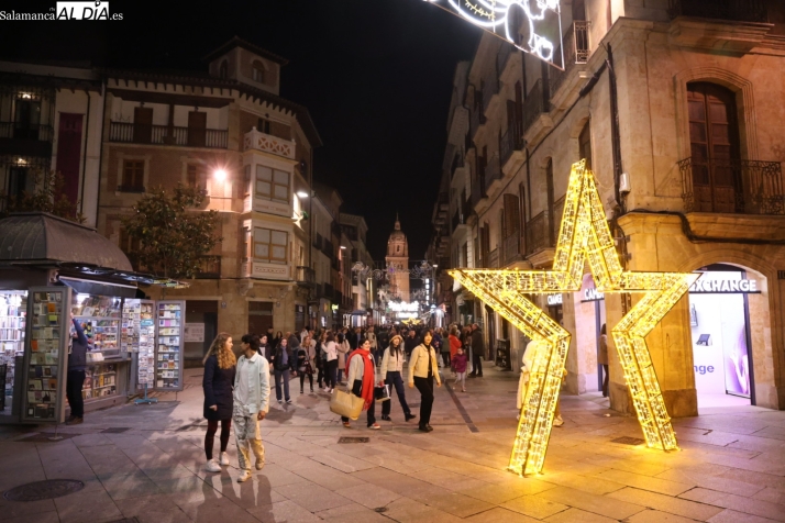 Multa de hasta 3.000 euros por romper un adorno navideño en Salamanca