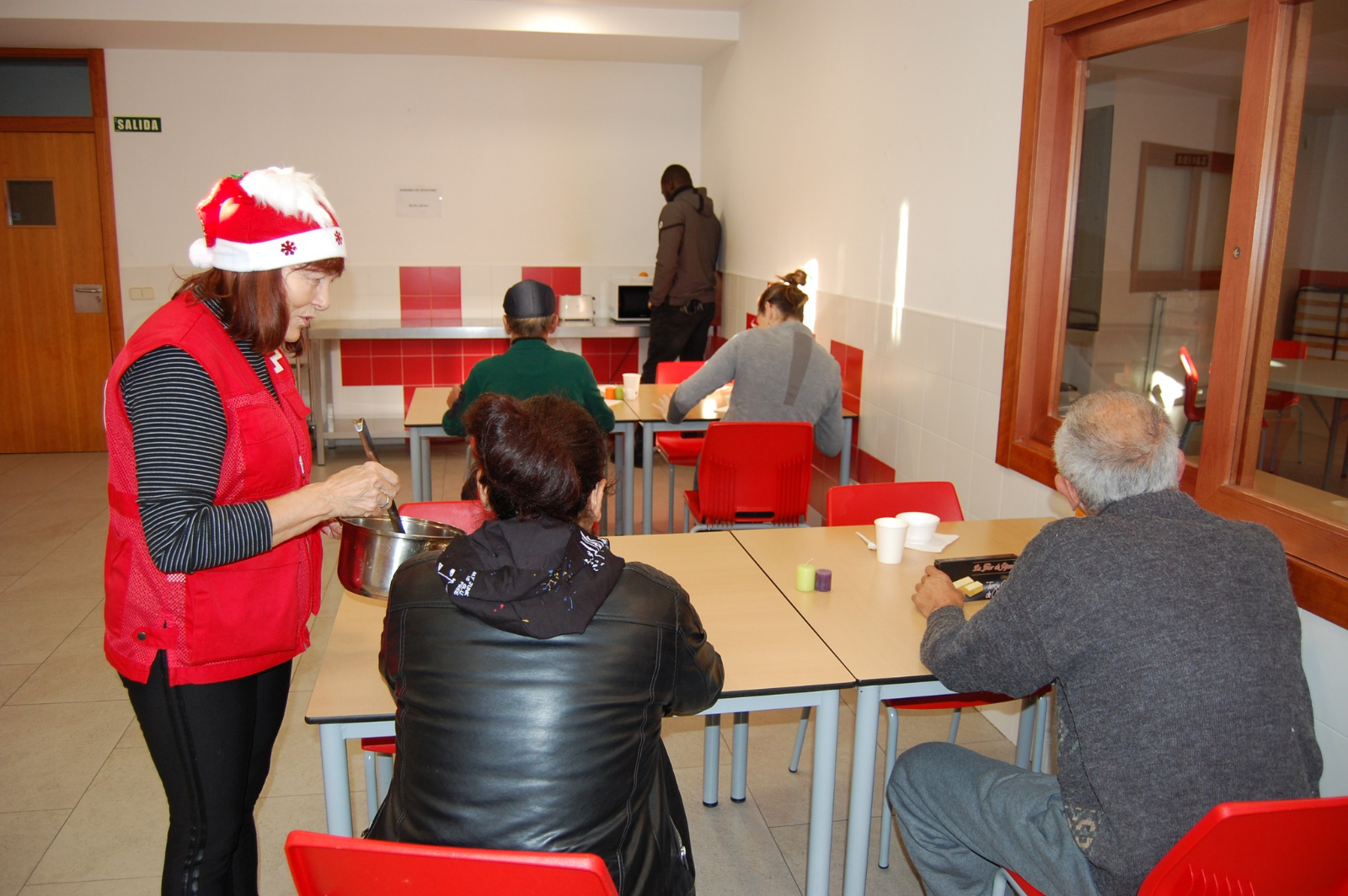 La solidaridad de la Nochebuena con las personas sin hogar gracias a Cruz Roja de Salamanca 