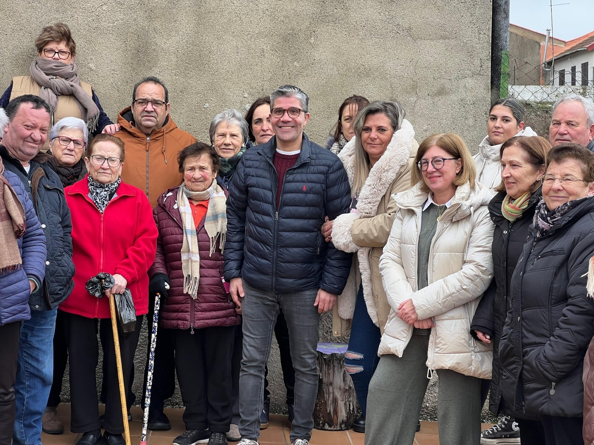 Villasrubias despide con gran pena a su enfermero durante los tres últimos años