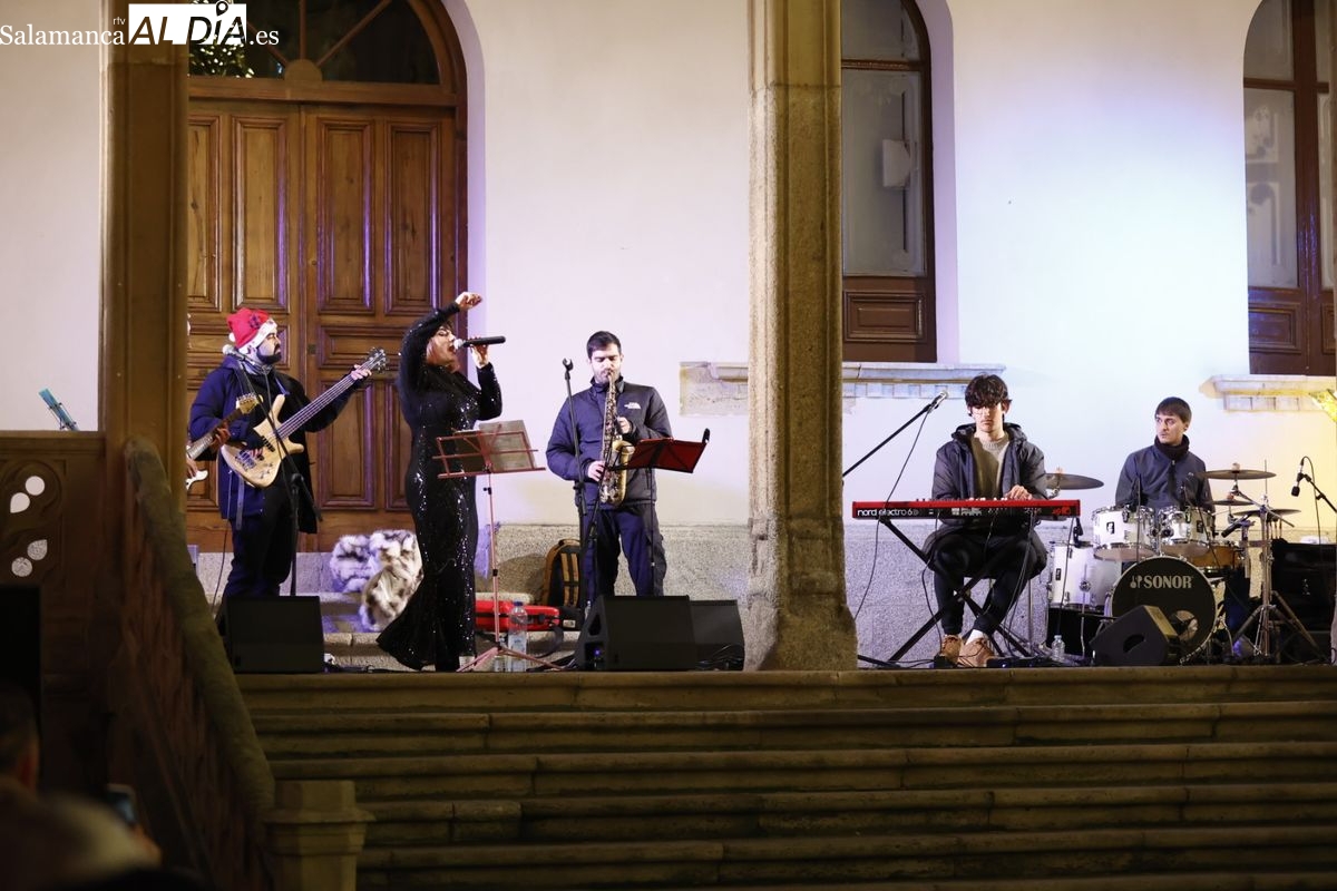 Vibrante concierto en el Patio de la Salina de Salamanca (VÍDEO Y FOTOS)