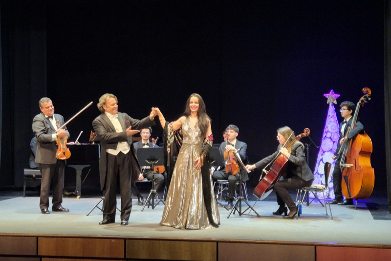 Peñaranda recibe al 2025 llenando el Teatro del CDS para disfrutar del tradicional Concierto de Año Nuevo