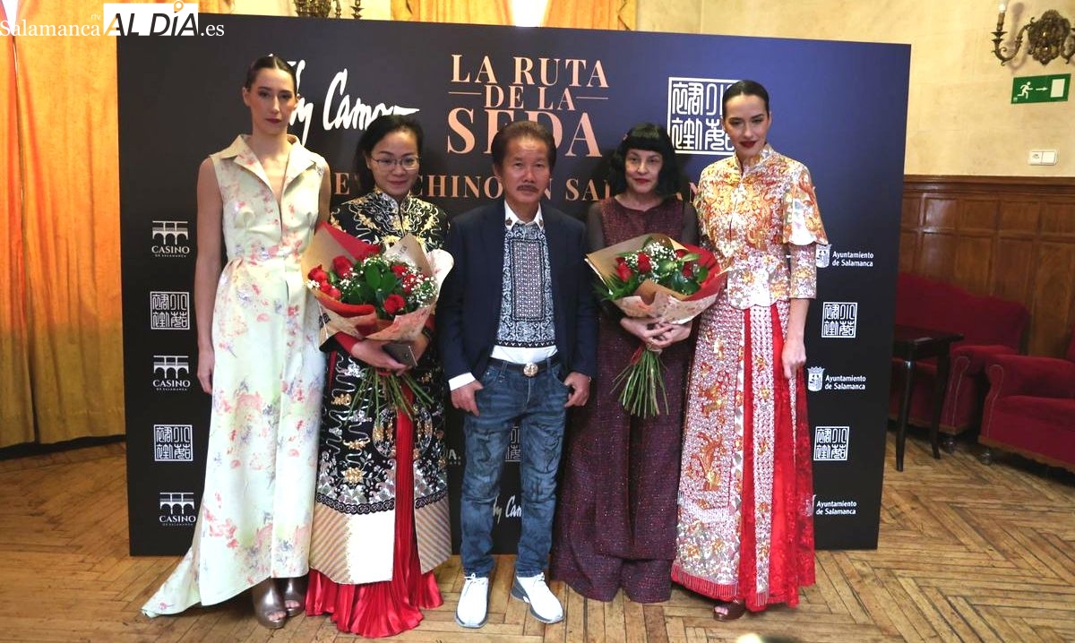 Vistoso desfile de la diseñadora china Zhiru Tang y la salmantina Fely Campo (FOTOS y VÍDEO)