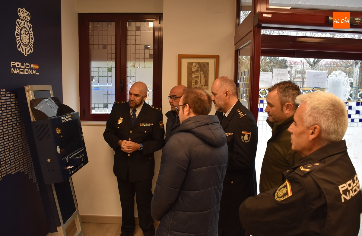 Operativa la máquina para renovar los certificados de los DNIs electrónicos sin salir de Ciudad Rodrigo