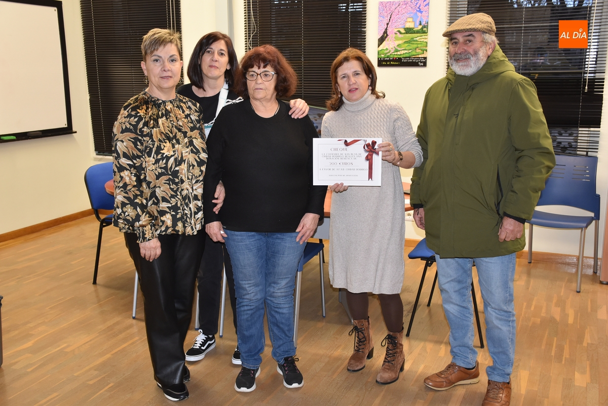 La Cofradía de San Blas entrega un donativo a AFAD