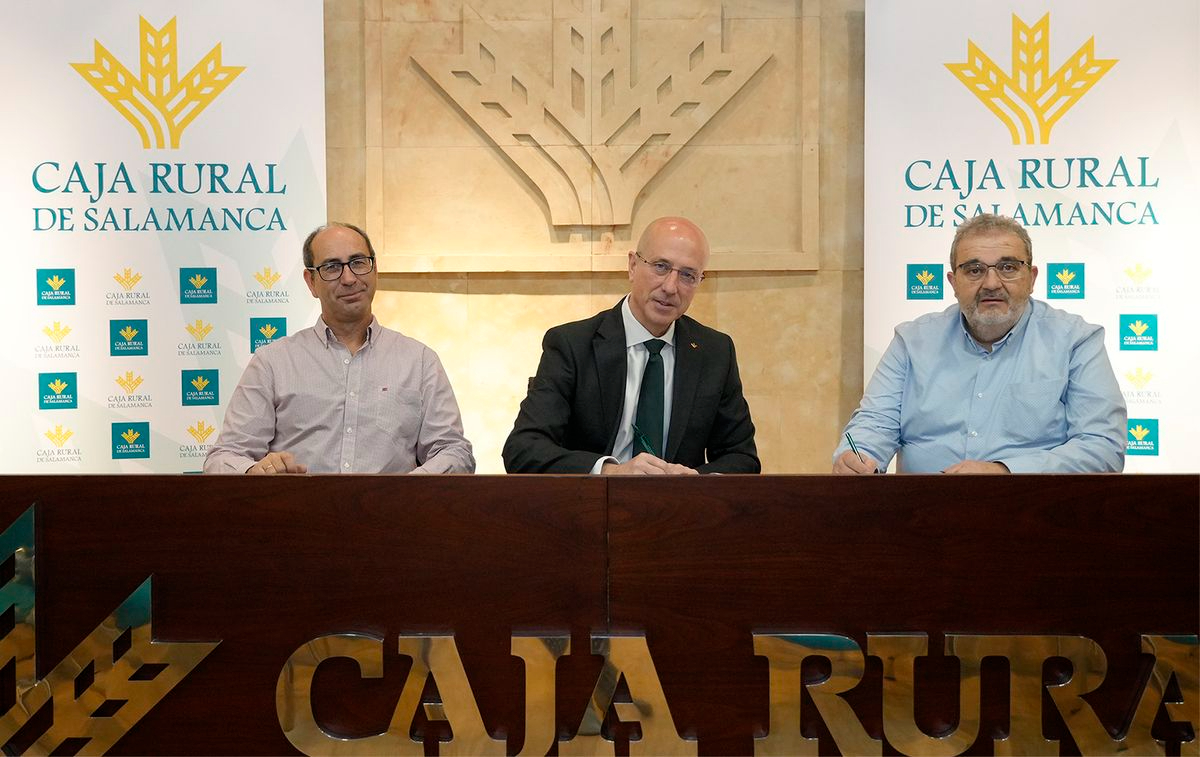 Caja Rural renueva su apoyo a los taxistas salmantinos