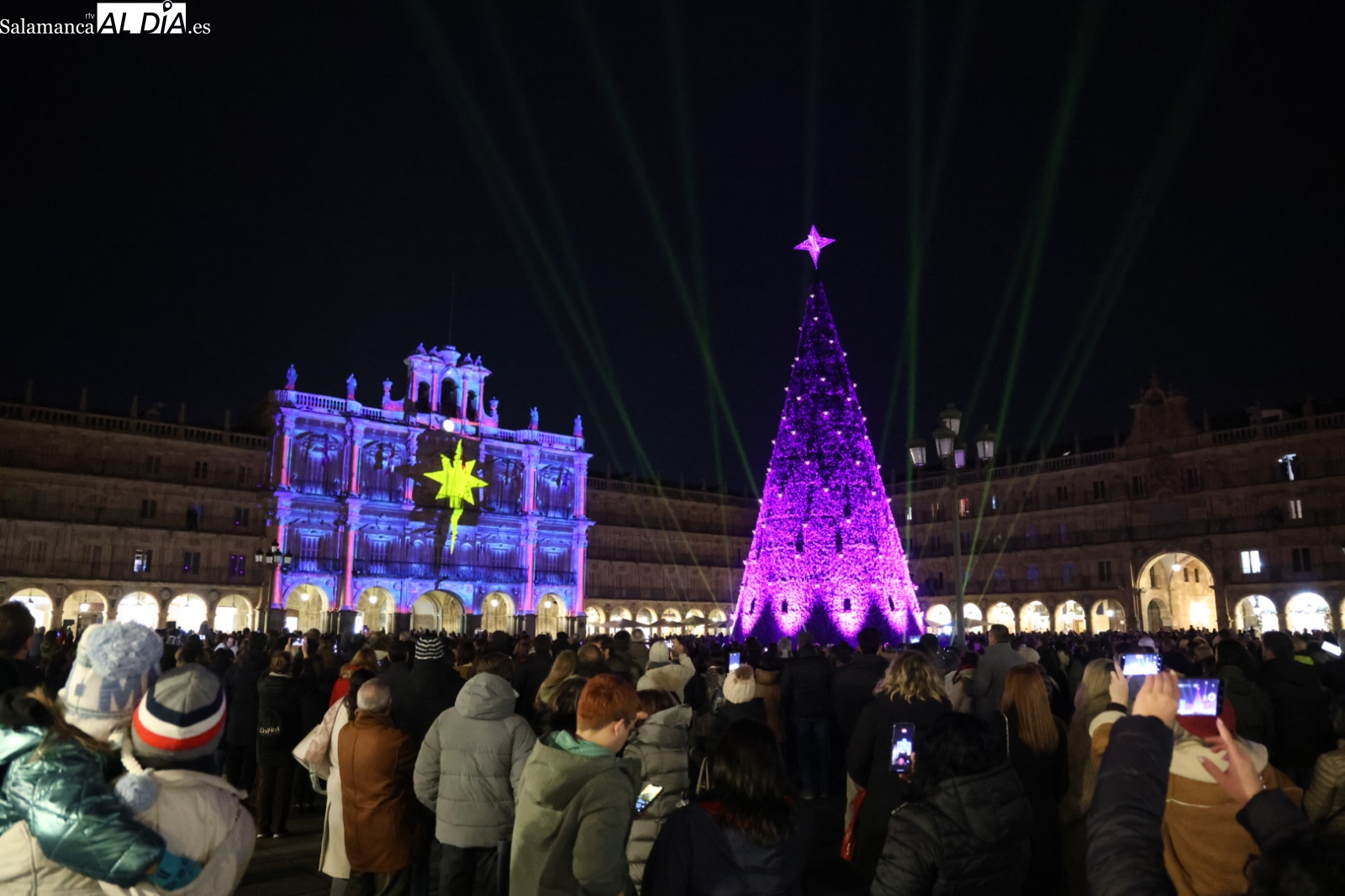 VÍDEO y FOTOS de los últimos pases del gran espectáculo navideño en la Plaza Mayor 