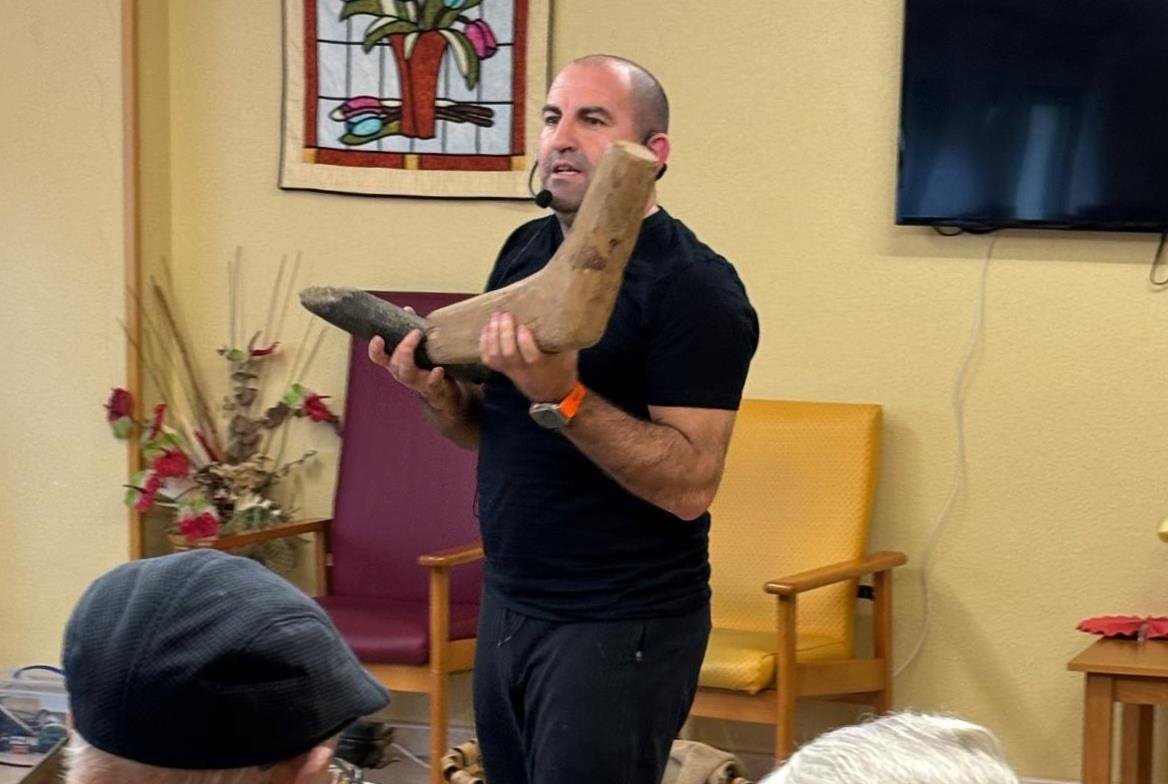 Chuchi Molinero transporta al pasado a los residentes de Caracillo