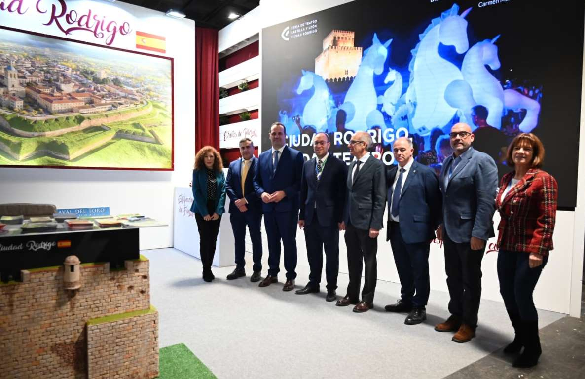 Javier Iglesias muestra su apoyo en FITUR a ‘Ciudad Rodrigo, Ciudad Teatro’