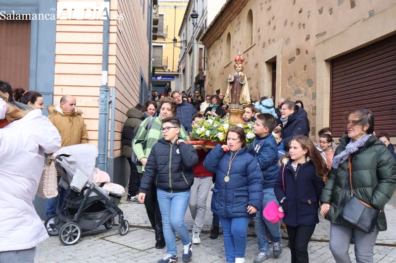 Los niños protagonizan la Fiesta del Niño Jesús de Praga en Alba de Tormes