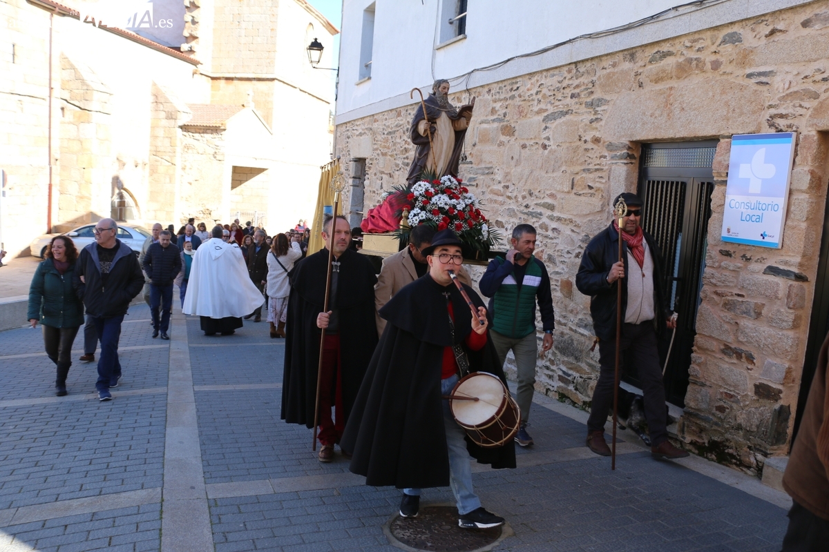 Los vecinos de Saucelle no faltan a la cita con San Antón