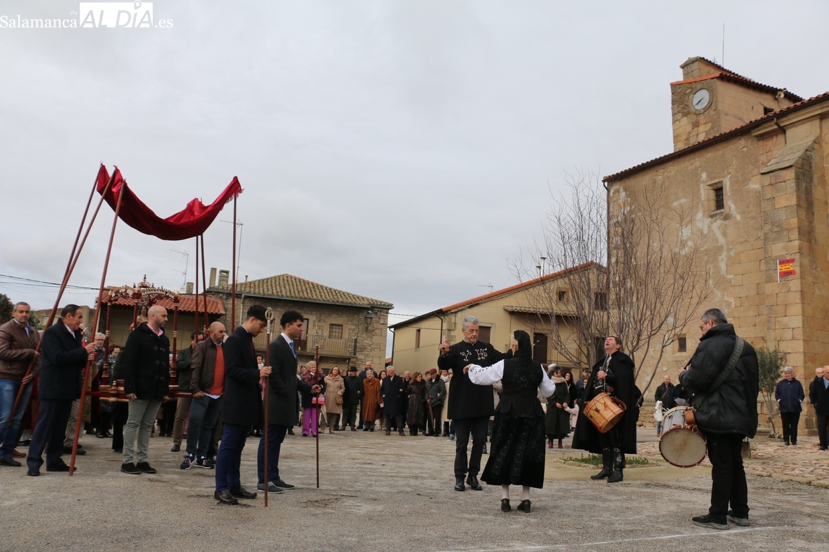 El capellán de la catedral oficia en Yecla de Yeltes los actos religiosos en honor a San Sebastián presididos por los mayordomos