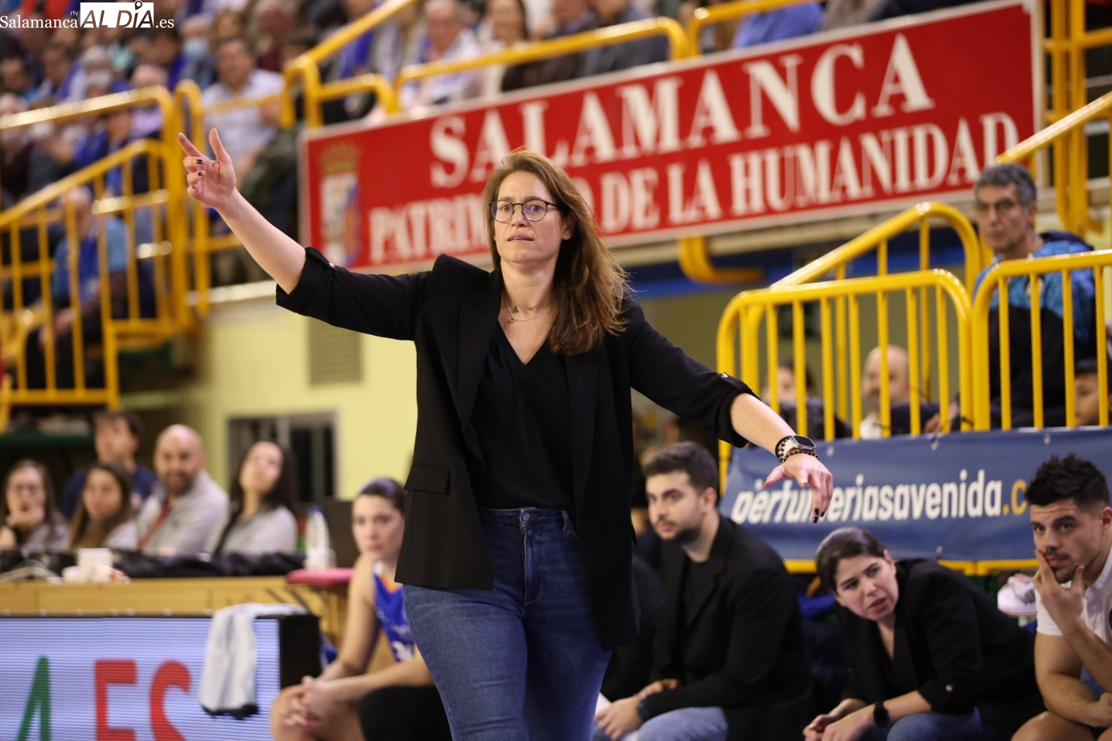 Montañana: Buena victoria en casa en un día muy especial por la carrera de Leo en el Perfumerías Avenida
