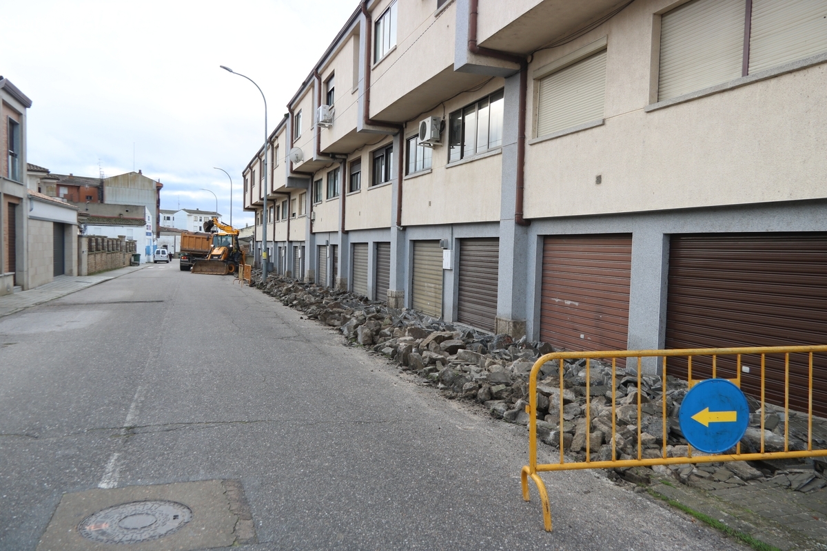 El Ayuntamiento de Vitigudino iluminará de forma provisional la zona de obras en la calle Reguerita